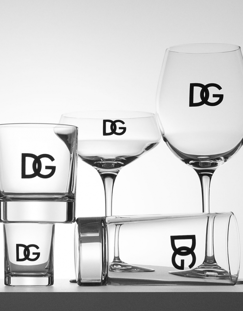 —DG打造实用又时尚的餐桌配饰麻将胡了杜嘉班纳进军餐桌艺术—(图1)